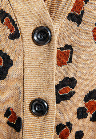 Dłuższy kardigan w cętki