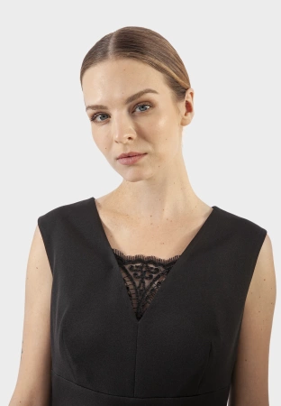 Elegancka czarna sukienka z odpinaną koronką