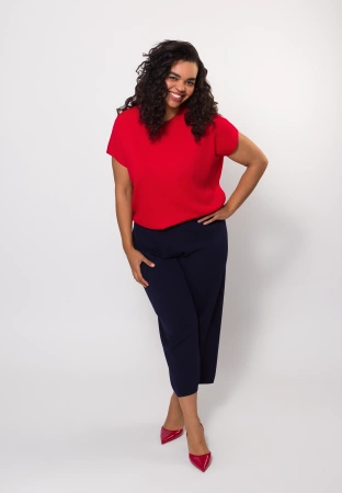 Czerwona dzianinowa bluzka z wiskozą