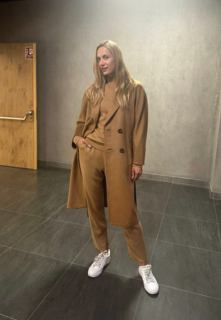 Camelowy dwurzędowy płaszcz 100% wełna