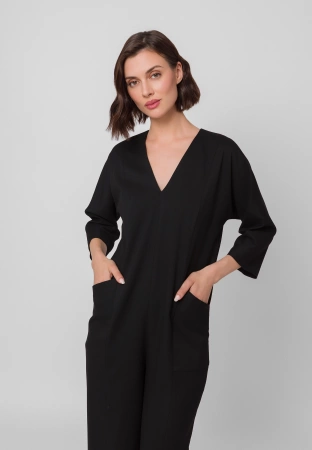 Kombinezon z dekoltem w serek