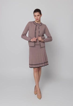 Ażurowa spódnica z plisowaniem w brązowym kolorze