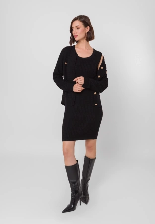 Dzianinowa sukienka bez rękawów z charakterystyczną fakturą