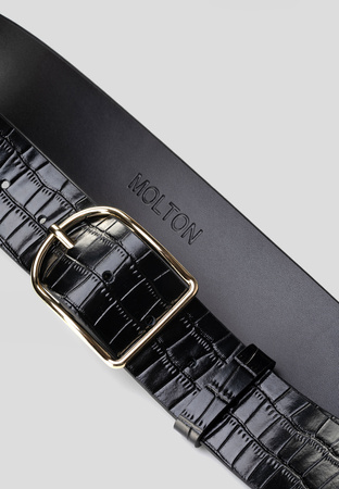 Czarny skórzany pasek z fakturą węża