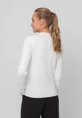 Ecru dzianinowy półgolf z ażurowym dekoltem