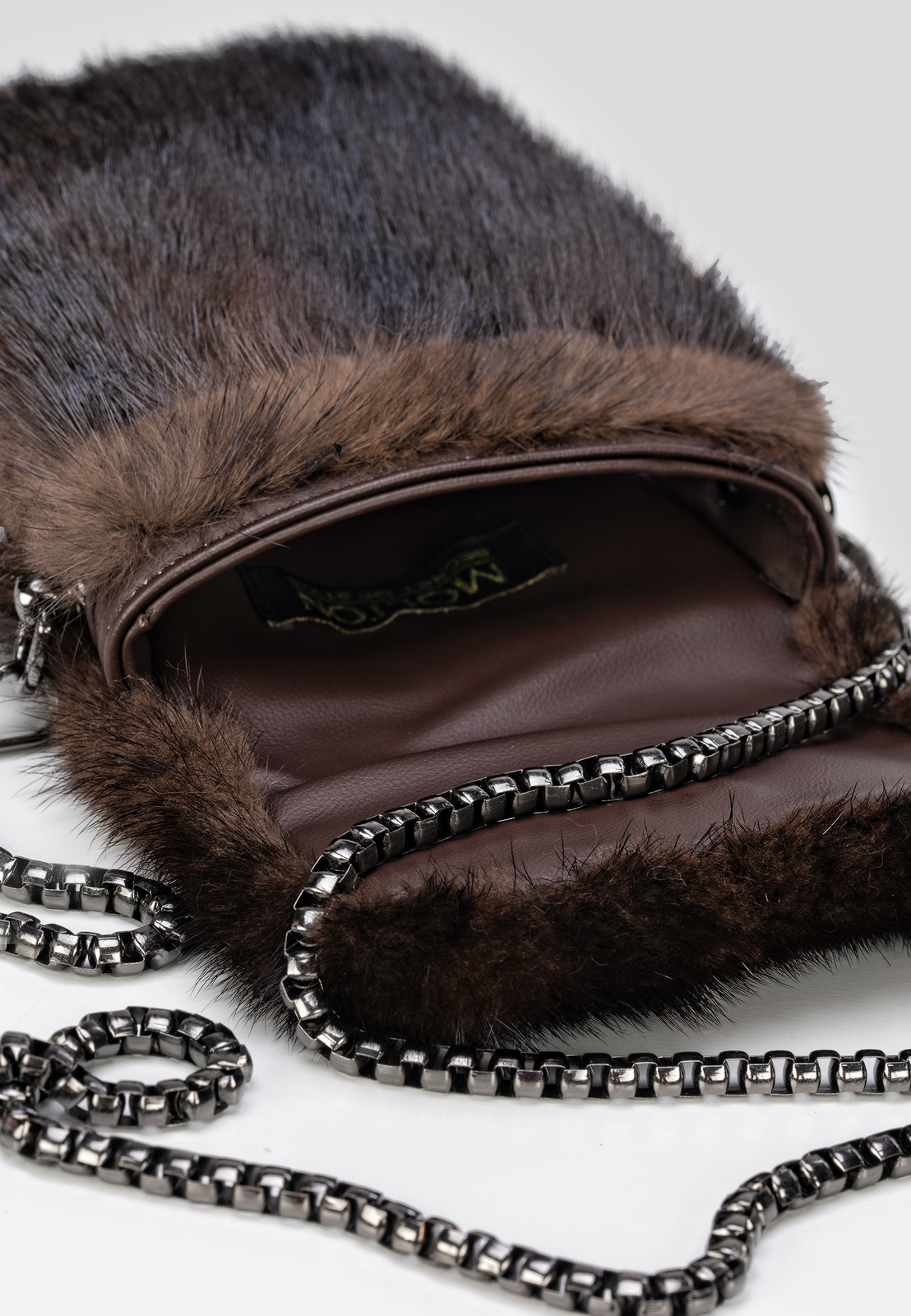 Brązowa torebka etui z naturalnego futra