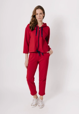 Bawełniane dresowe spodnie w czerwonym kolorze