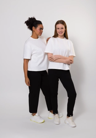 Czarne dresowe spodnie z prostą nogawką