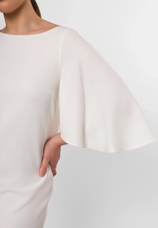 Ecru sukienka z motylkowym rękawem