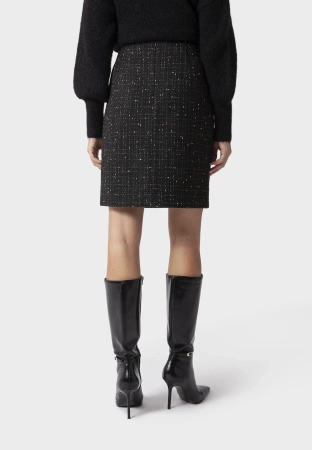 Prosta spódnica ze złotą nitką