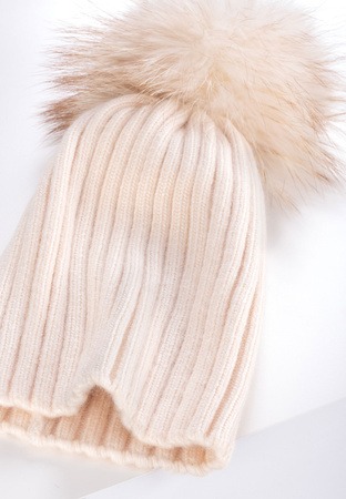 Ecru czapka z pomponem z szopa