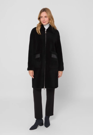 Wełniane futro ze skórzanymi elementami