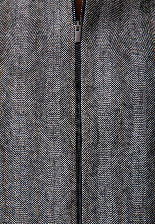 Krótki żakiet w jodełkę z domieszką wełny