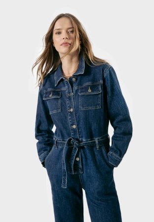 Jeansowy kombinezon z wiązaniem w pasie