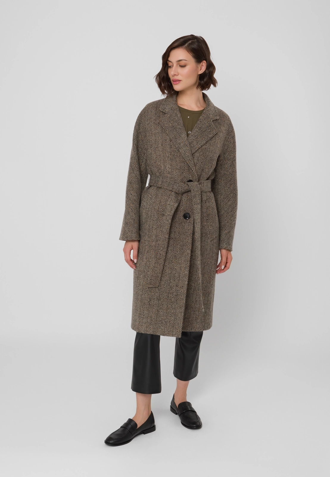 Dwurzędowy płaszcz w jodełkę