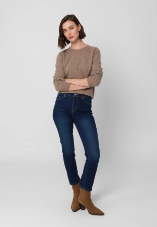 Wełniany sweter w kolorze beżowym