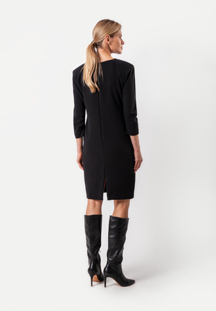 Czarna sukienka z marszczeniem na rękawach