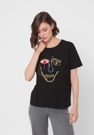 Czarny bawełniany t-shirt z aplikacją