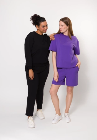 Fioletowy t-shirt oversize