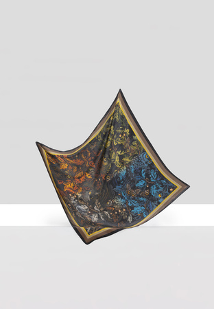 Jedwabna apaszka w jesienny motyw