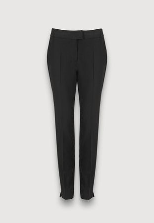 Czarne cygaretki w kant