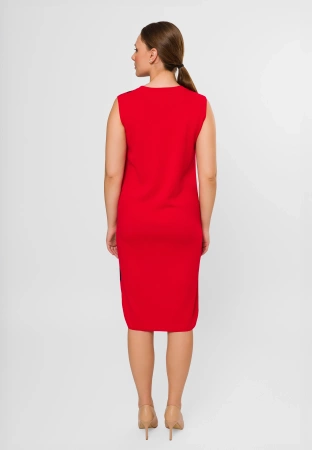Czerwona dzianinowa sukienka bez rękawów