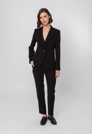 Klasyczny żakiet zapinany na jeden guzik