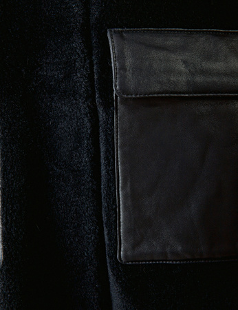 Długie wełniane futro z kieszeniami