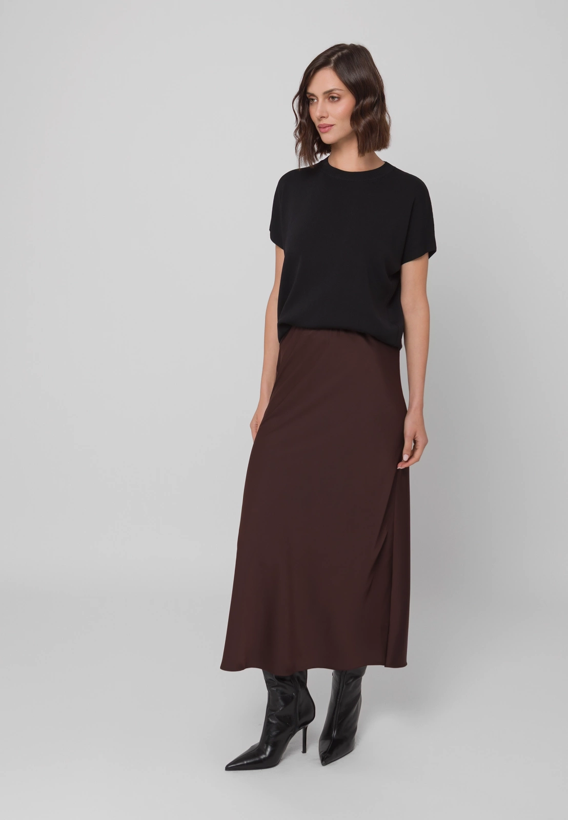 Długa brązowa spódnica