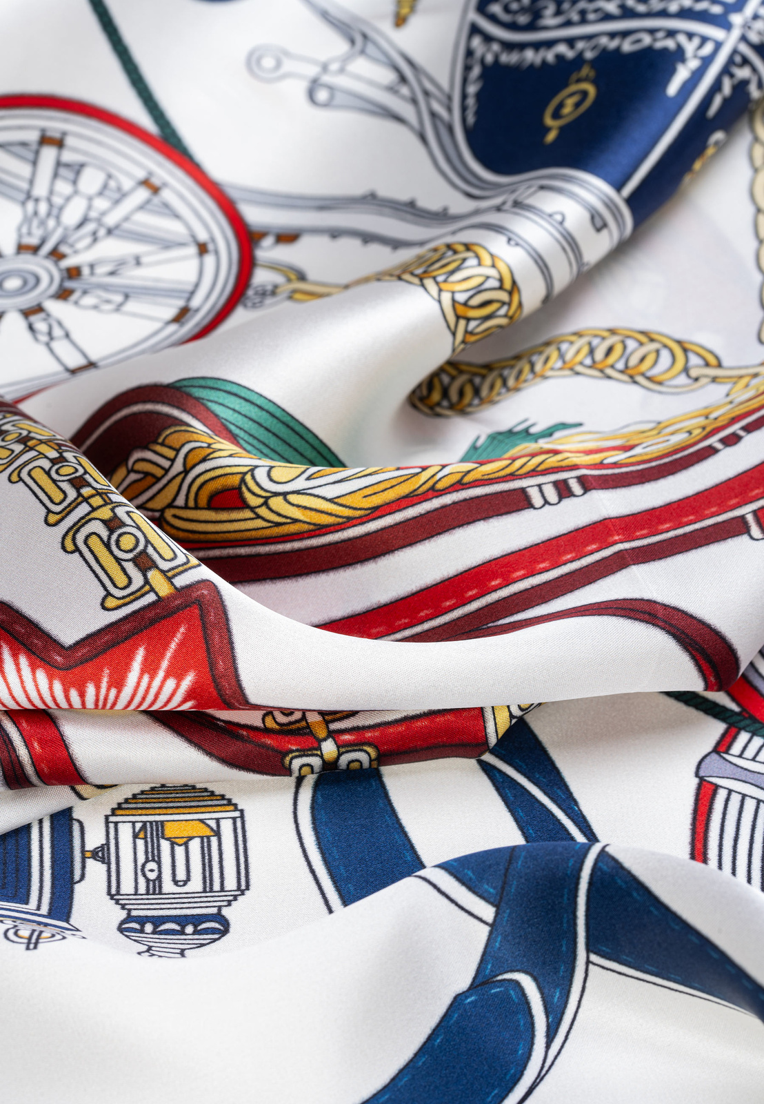 Jedwabna apaszka  w oryginalny wzór