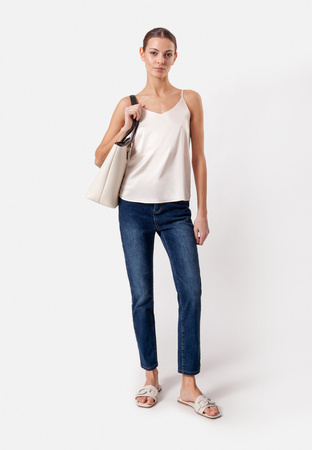 Granatowe jeansy rurki ze średnim stanem