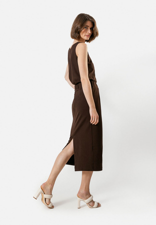 Brązowa bluzka na szerokich ramiączkach