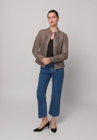 Ażurowa skóra w odcieniu kamiennego beżu