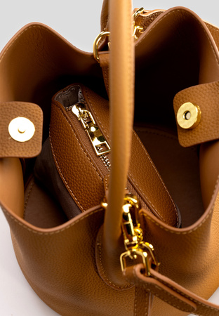 Camelowy kuferek z saszetką