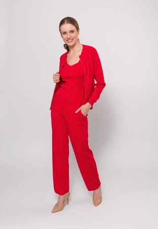 Czerwony top z biżuteryjnymi ramiączkami