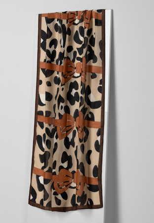 Wiskozowy szal w panterkowy wzór