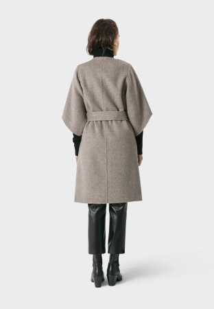 Beżowy wełniany płaszcz z wiązaniem