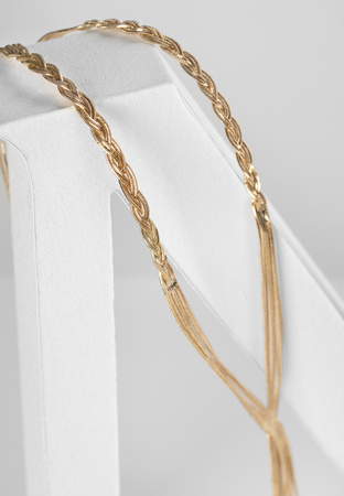 Naszyjnik z plecionych łańcuszków