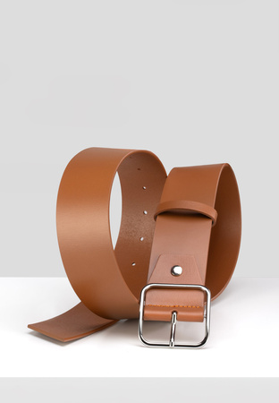 Skórzany szeroki pasek w camelowym kolorze