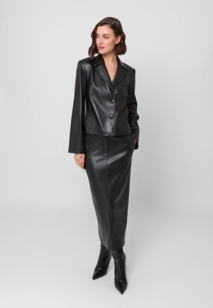 Czarna kurtka z ekoskóry