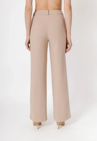 Beżowe spodnie z szeroką nogawką