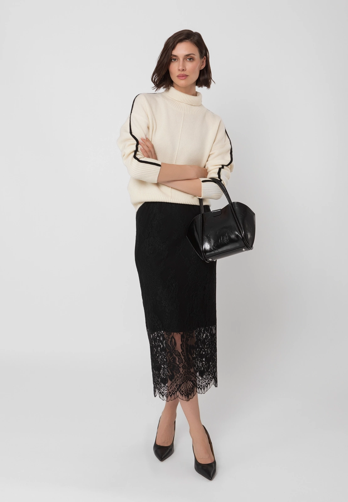 Czarna lakierowana torebka z saszetką