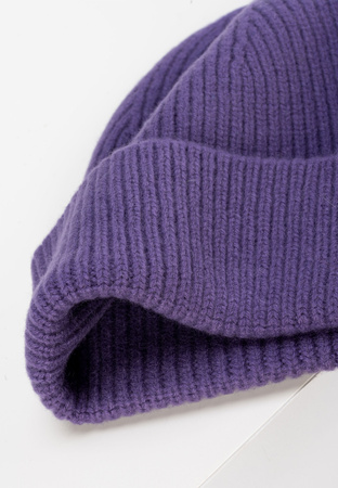 Fioletowa wełniana czapka
