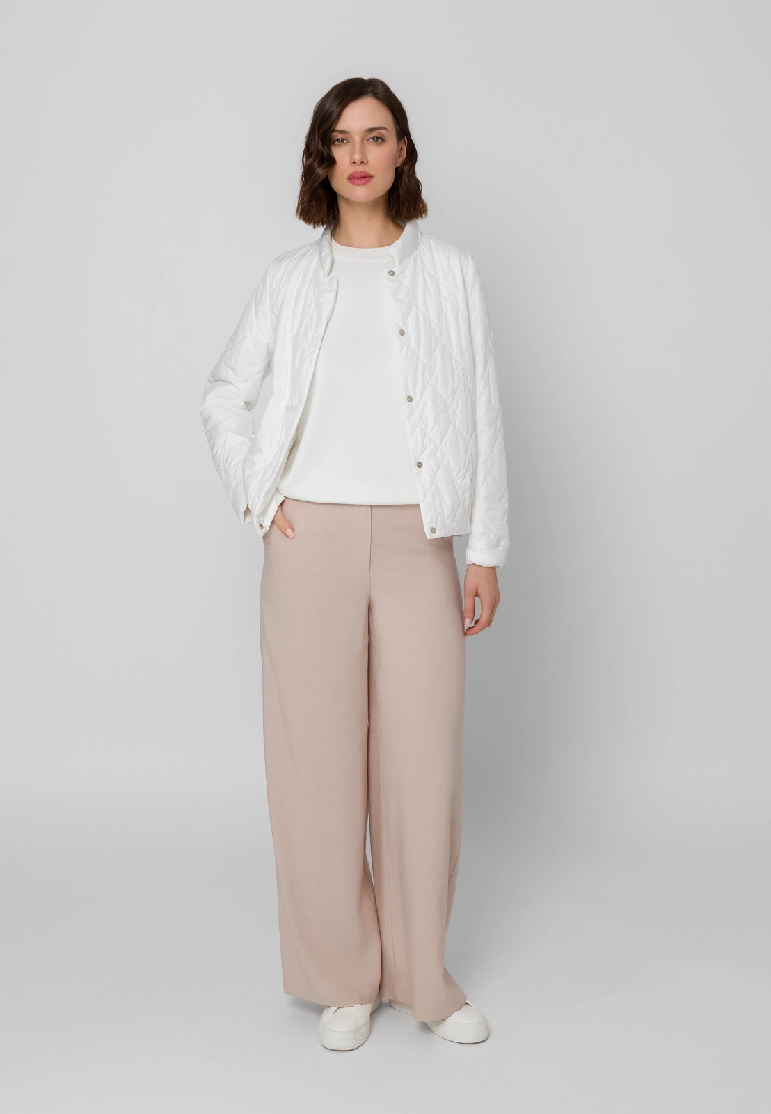 Biała pikowana kurtka