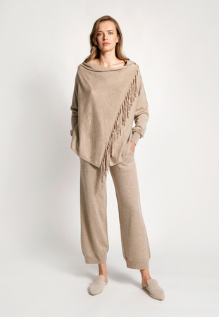 Beżowe dzianinowe joggery z dużymi kieszeniami