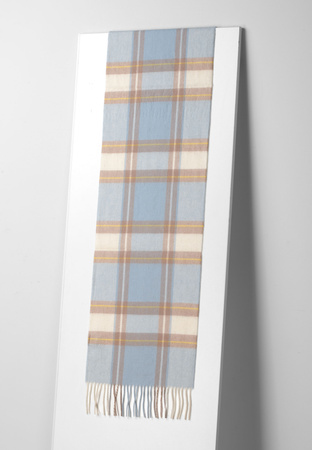 Wełniany szal w kratę