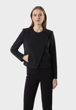 Żakiet z asymetrycznym zapięciem