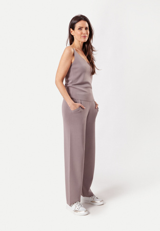 Brązowy top z biżuteryjnymi ramiączkami