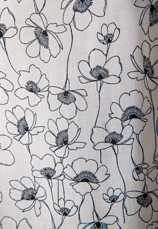 Biała wiskozowa bluzka w kwiaty