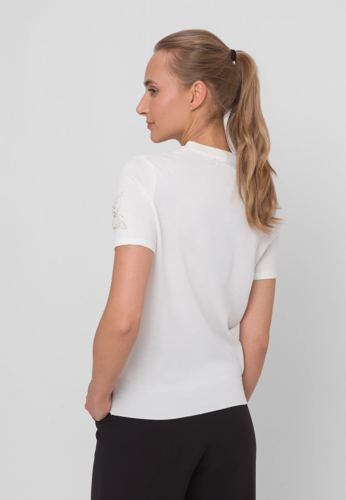 Ecru dzianinowa bluzka z motywem motyli